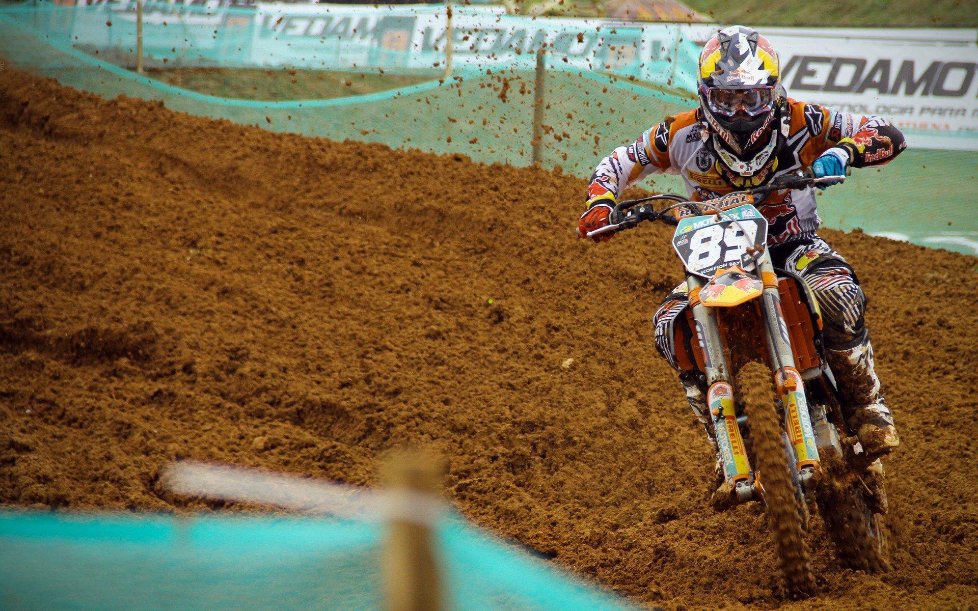 西莱森七个月后肠穿孔康复重返赛场，36岁门神8次扑救力挽狂澜